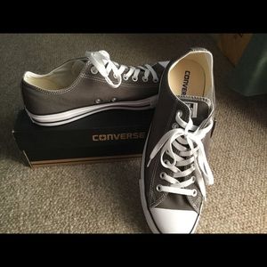 Converse men’s size 10.5 new with box